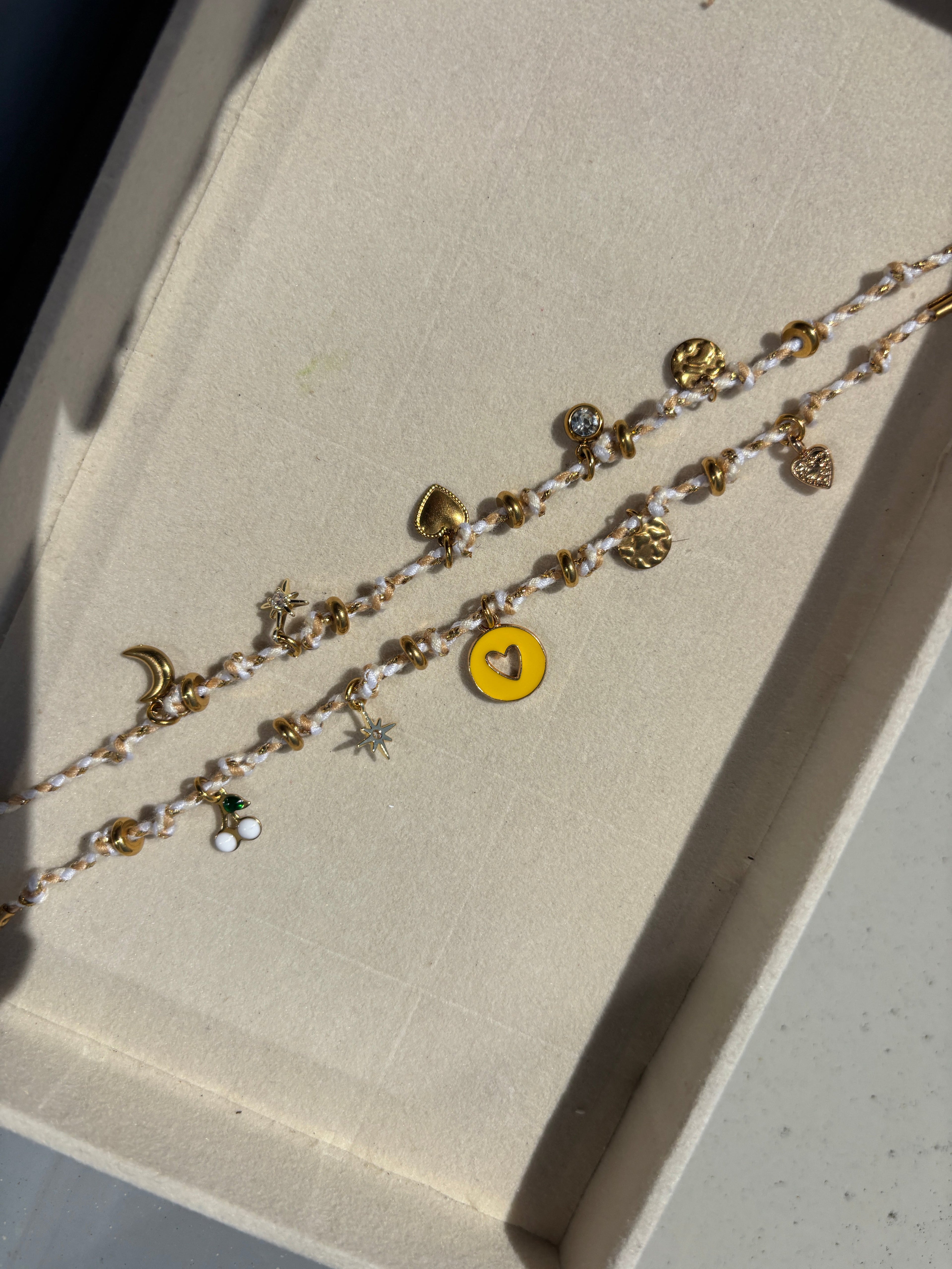 Bracelet cordon 5 charms