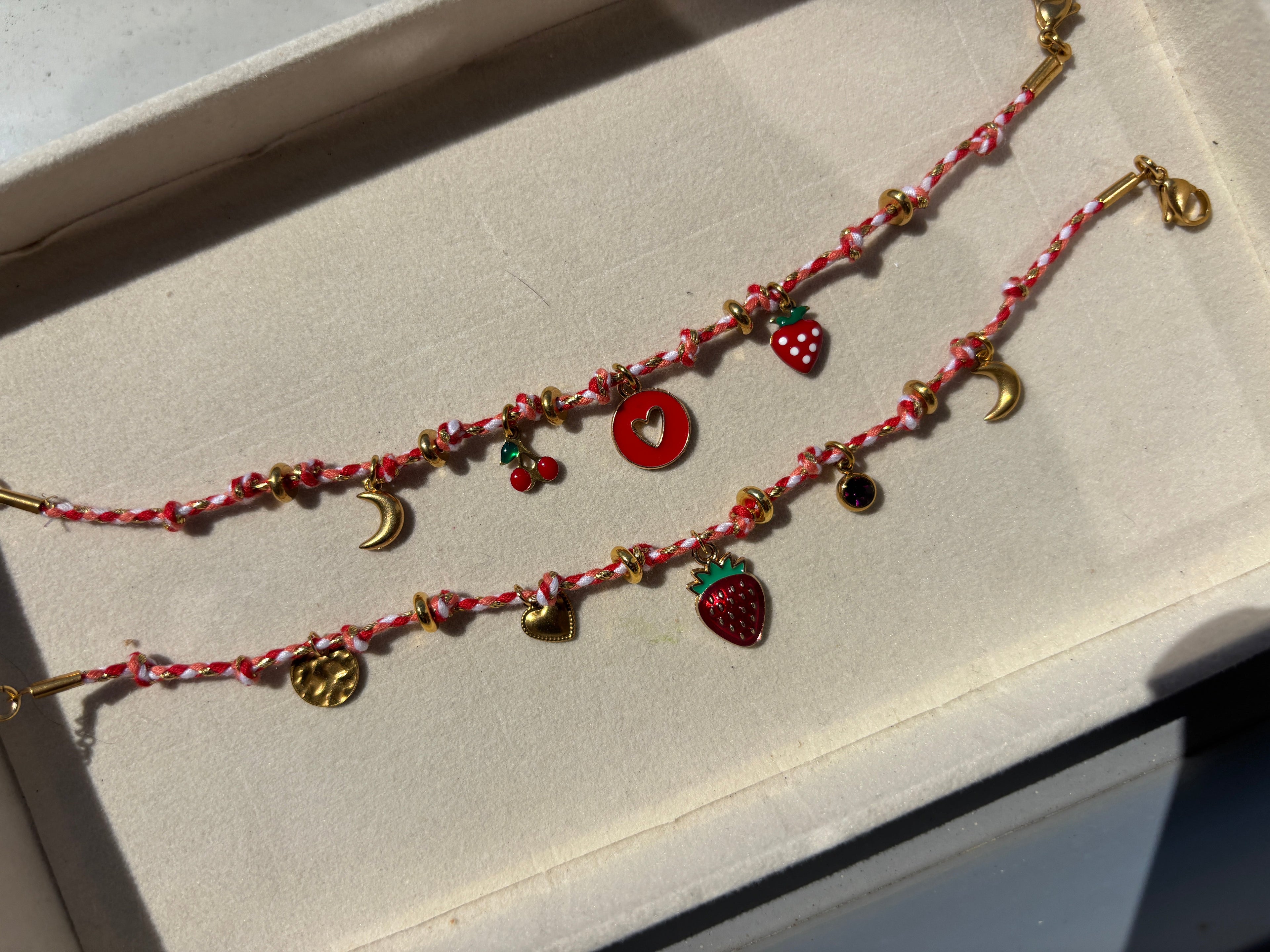Bracelet cordon 5 charms