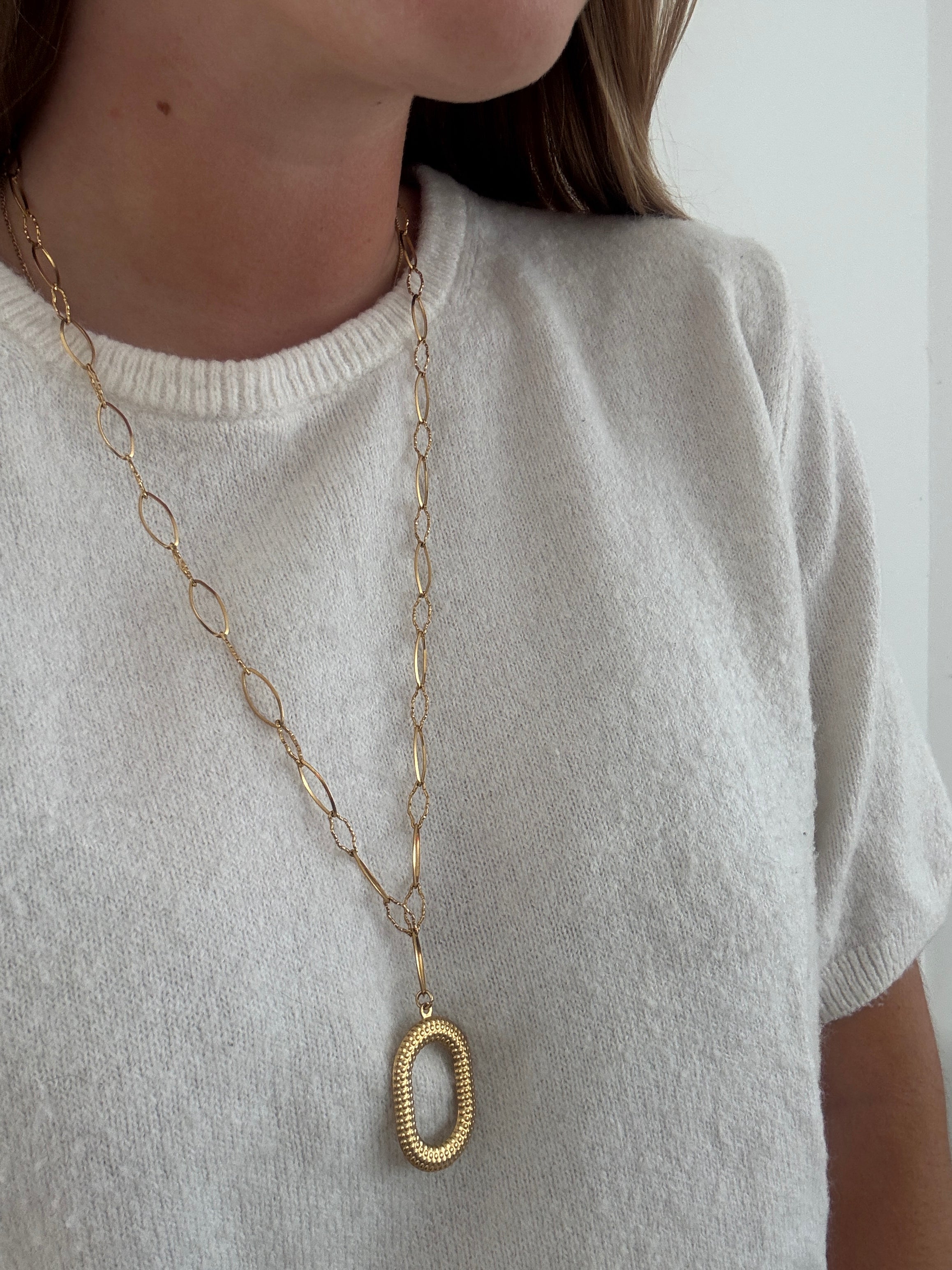 Sautoir AVA  - doré