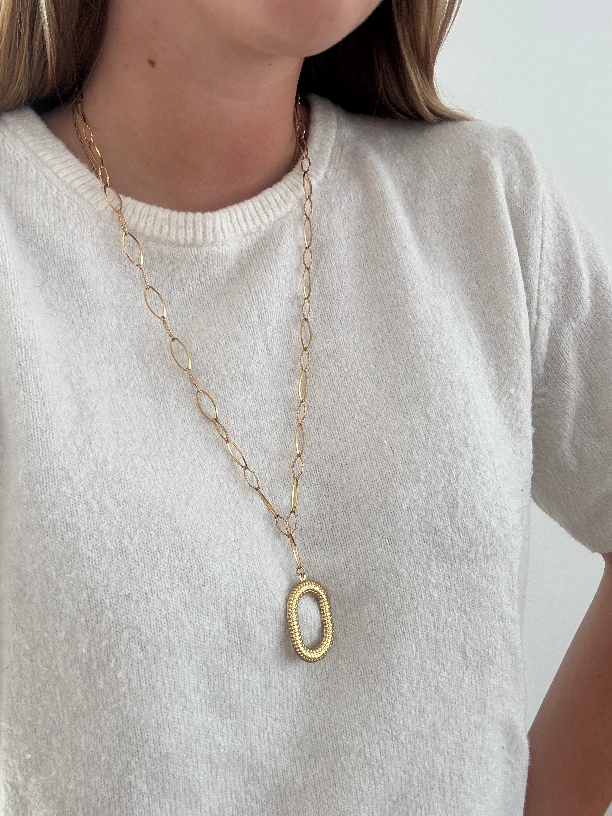 Sautoir AVA  - doré